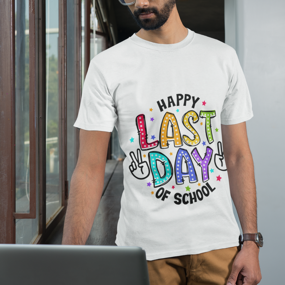 LAST DAY OF SCHOOL - BLK LTR |T-Shirt